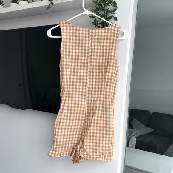 Princess Polly gingham button front jumpsuit
Size: US 2 - Picture 2 of 3